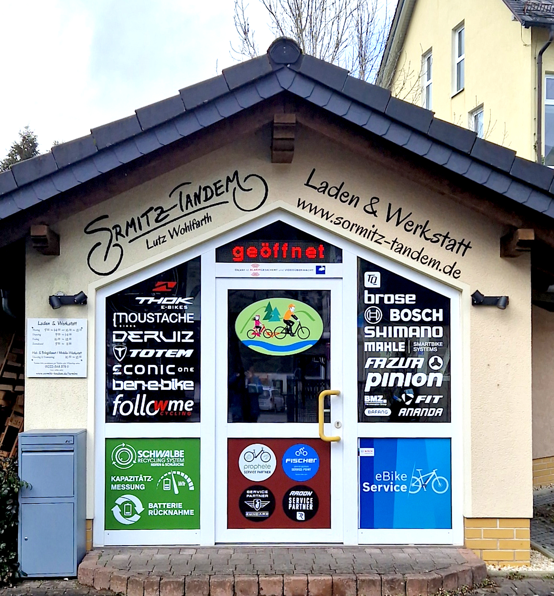 Außenansicht Laden/Werkstatt SORMITZ-Tandem mit neuer Beschriftung