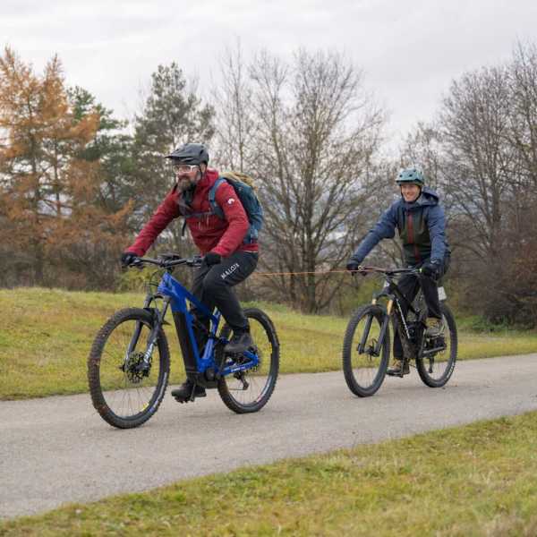 kommit Erwachsenenrad im Schlepptau kommit Erwachsenenrad im Schlepptau